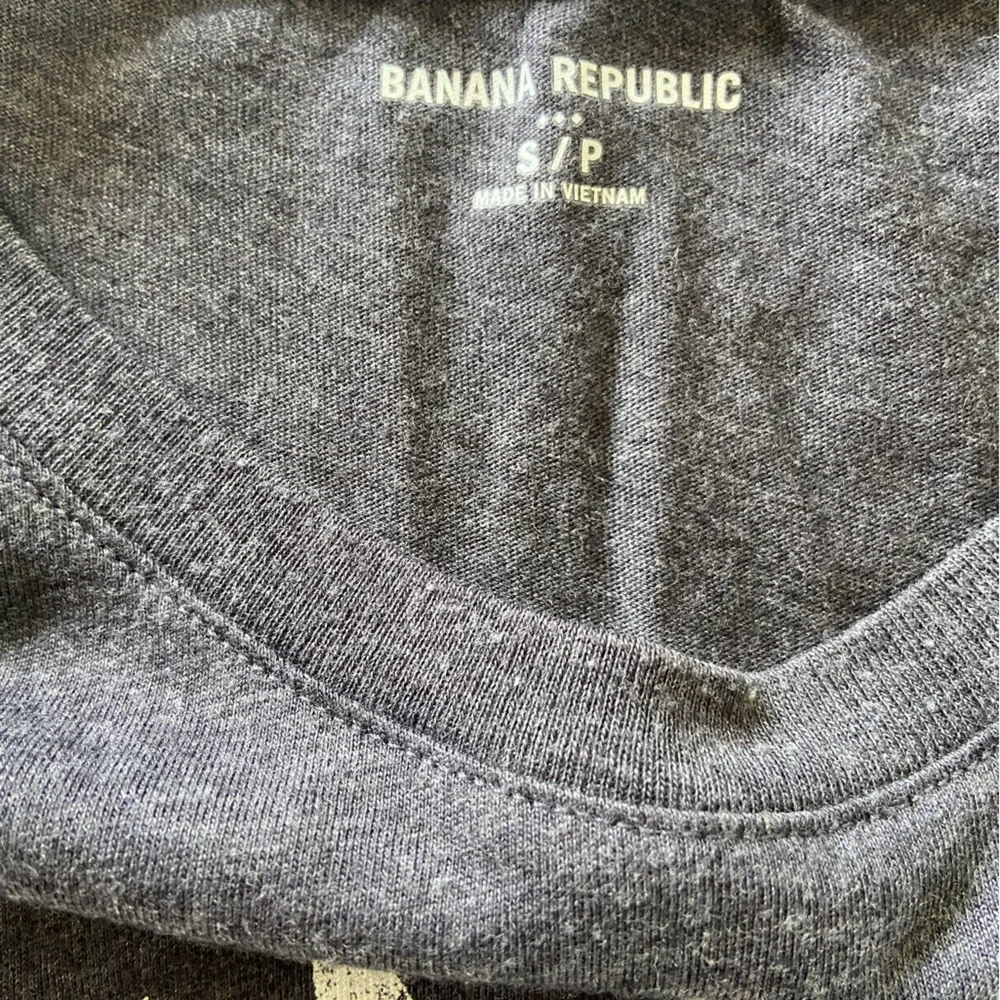 Banana Republic Men's Gray Graphic T-Shirt Size Small